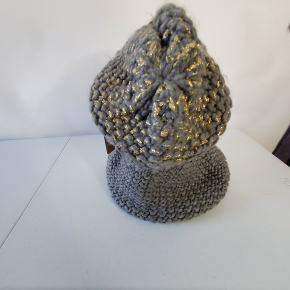 Verloop Knit Hat and Neck Scarf Set Gray and Metallic Slouchy Skull Cap Cowl main image 7